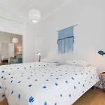 Apartment Blue Tiles In Center *
