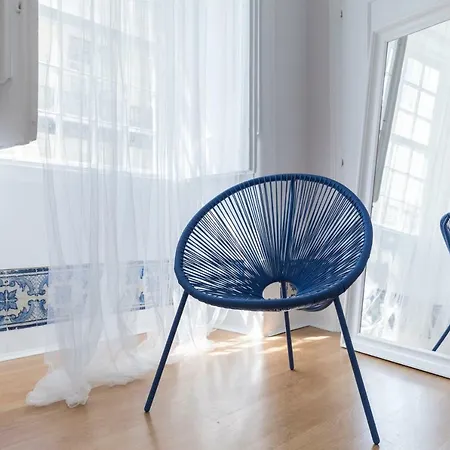 Blue Tiles In Center *